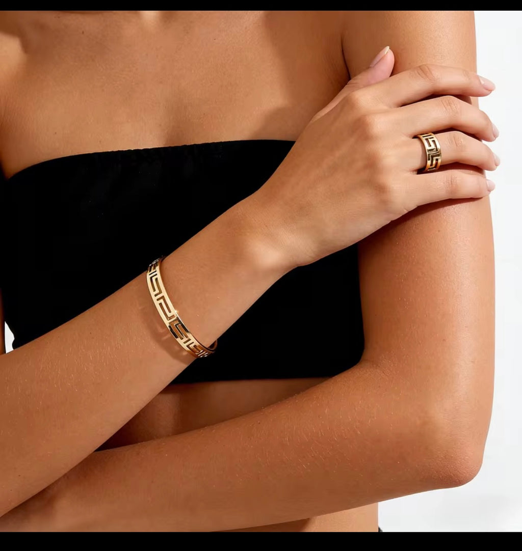 Bracelet et Bague Creux Doré,