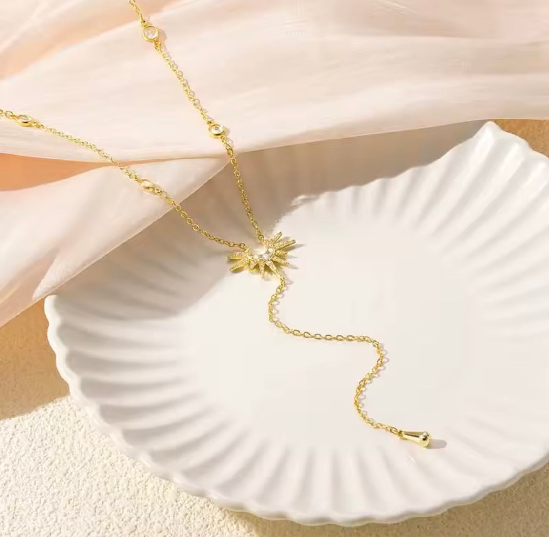 Collier pendentif en forme de